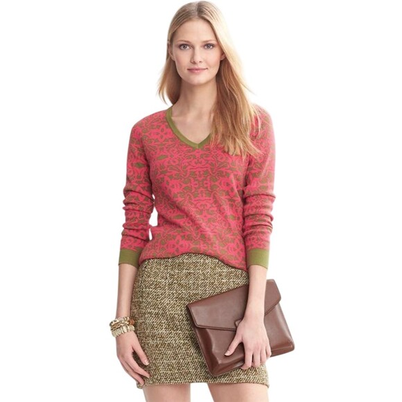 Banana Republic V-Neck Sweater Women’s XS Pink & Green Cozy Comfy Fall - Picture 2 of 13